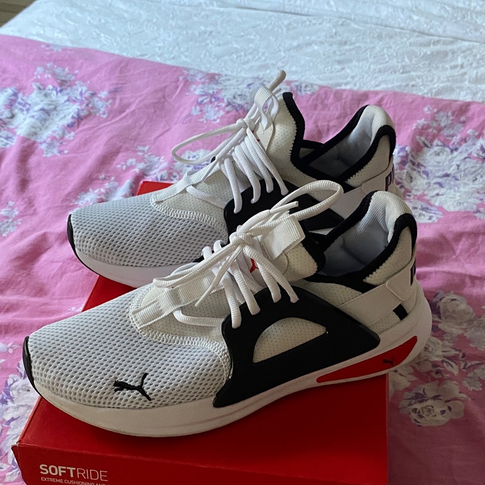 Puma White and Black Athletic Shoes - Picture 7 of 7